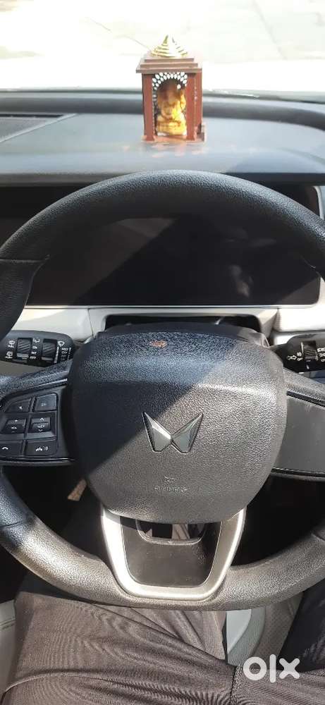 Mahindra Xuv700 2022 Petrol 42000 Km Driven