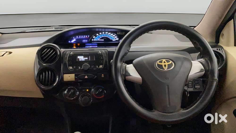 Toyota Etios Liva V Dual Tone, 2019, Petrol