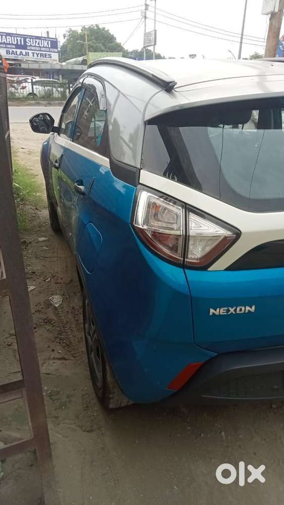 Tata Nexon, 2017, Petrol