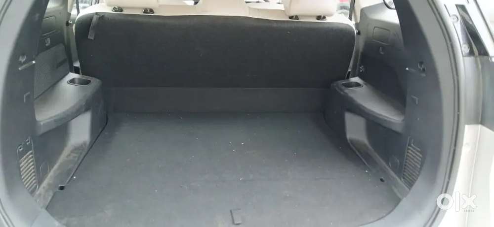 Direct Owner /mahindra Xuv700 Petrol At 2023