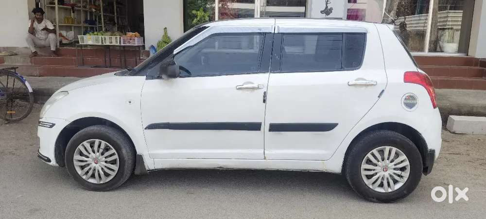 Maruti Suzuki Swift 2011 Petrol/cng,103000 Km Driven