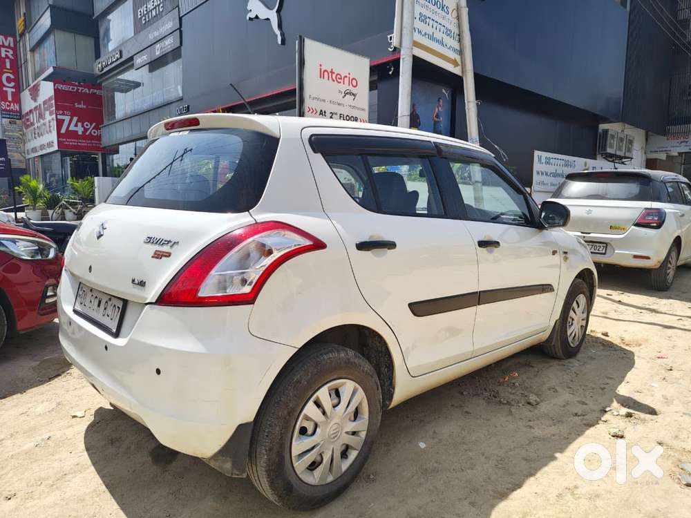 Maruti Suzuki Swift Lxi Option, 2015, Petrol