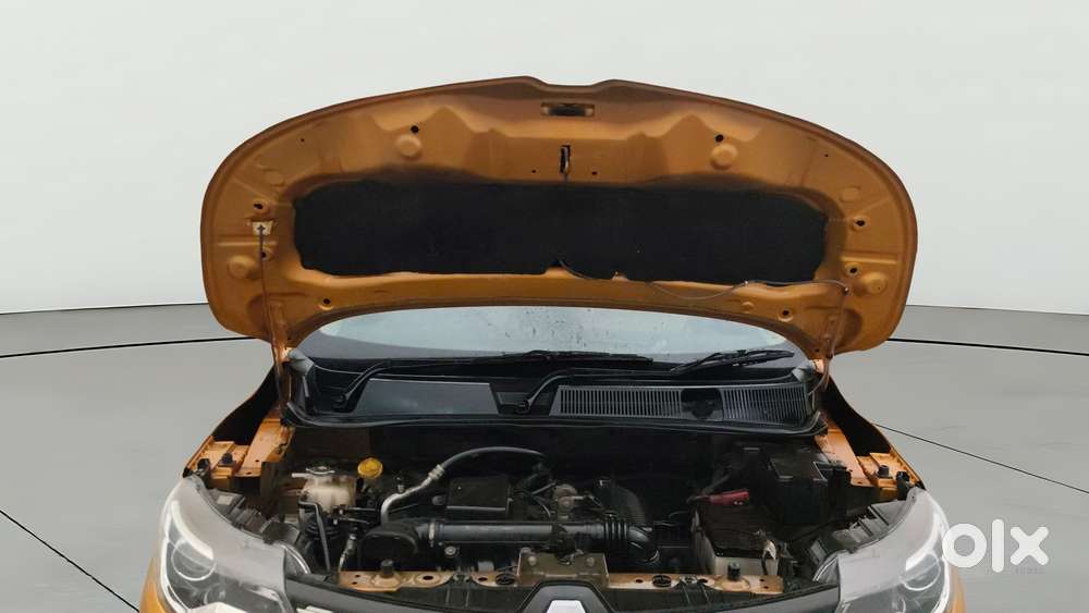 Renault Triber Rxz, 2022, Petrol