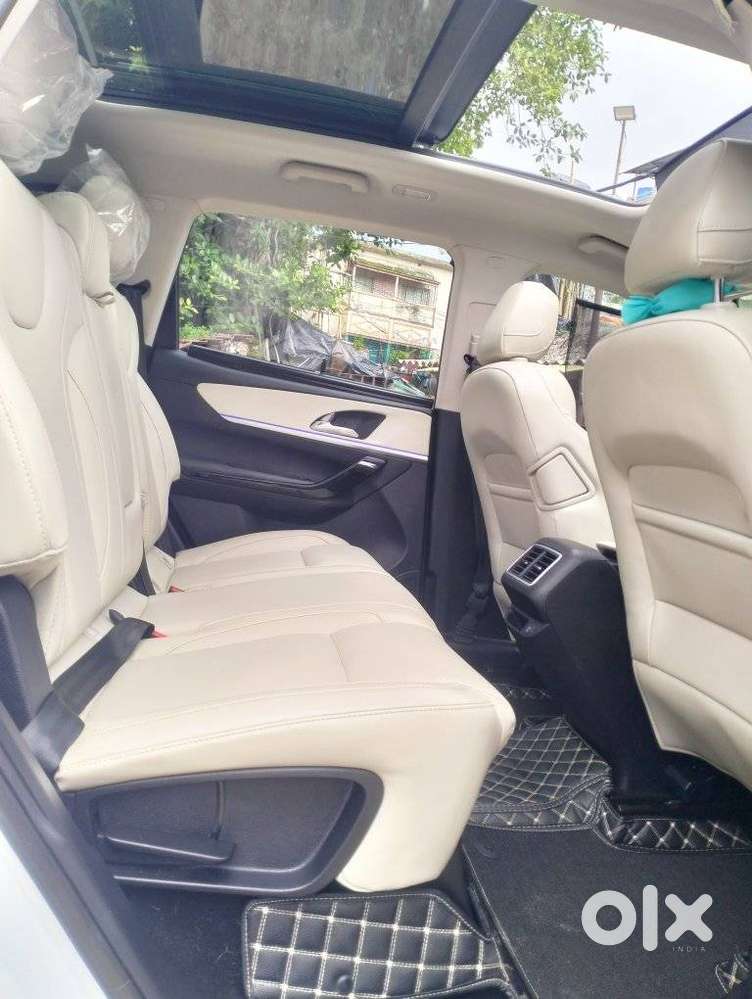 Mahindra Xuv700 2.0 Ax 7 Petrol At Luxury Pack Str, 2023, Petrol