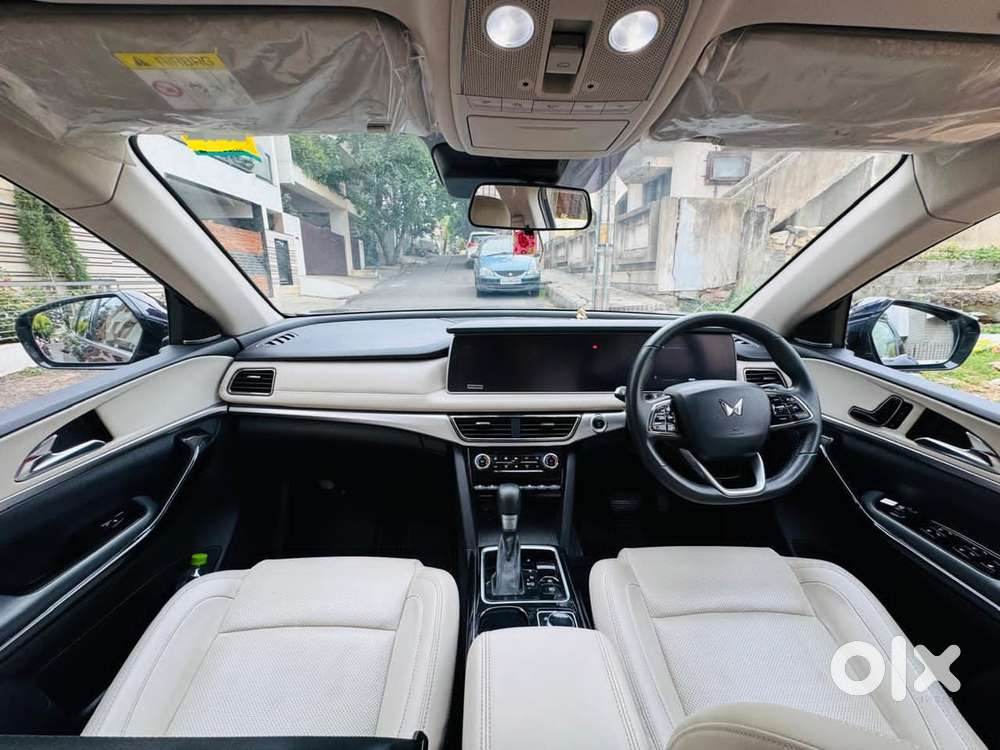 Mahindra Xuv700 2.2 Ax 7 Diesel At Str Awd, 2024, Diesel