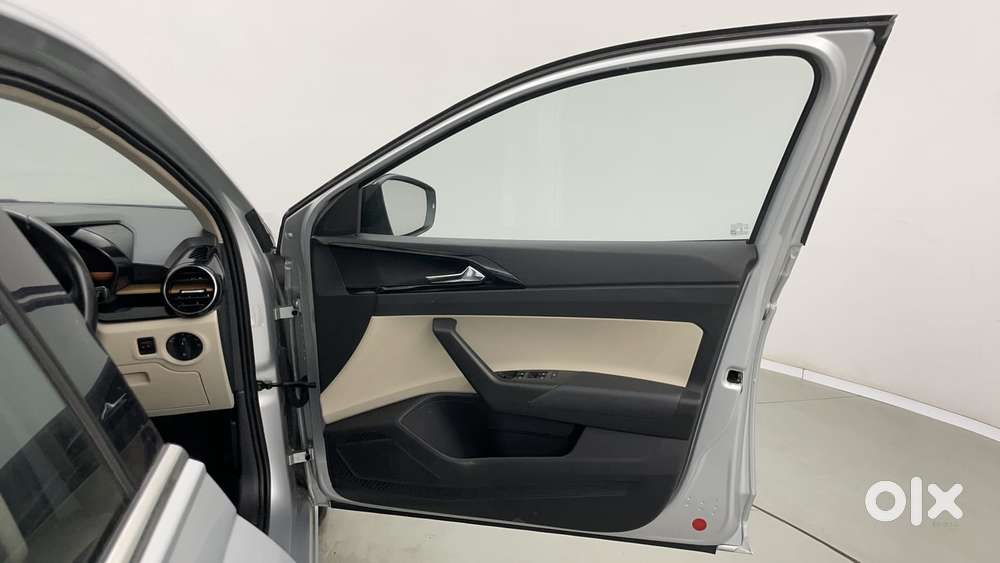 Skoda Slavia Style 1.0l Tsi At, 2022, Petrol