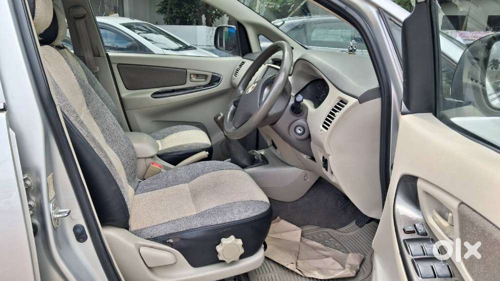 Toyota Innova 2.5 G (diesel) 8 Seater, 2012, Diesel