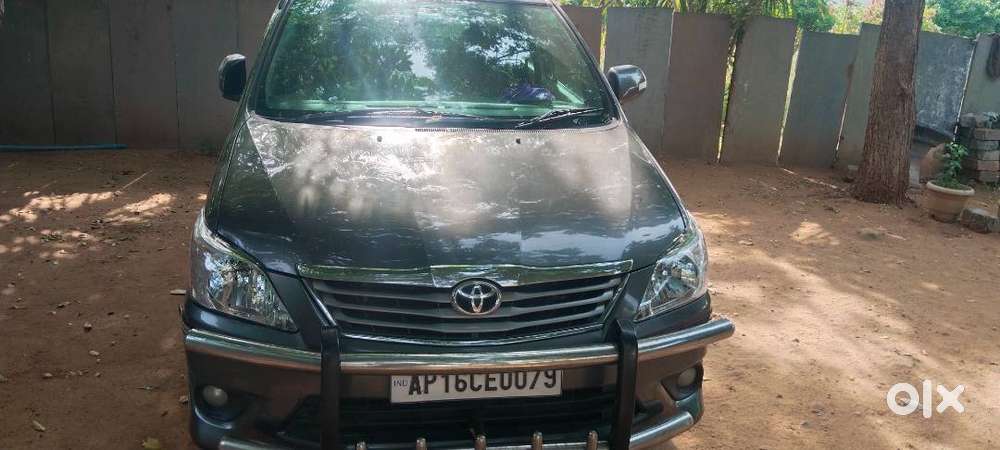 1key Innova 2.5 V Version Exaclent Condition.