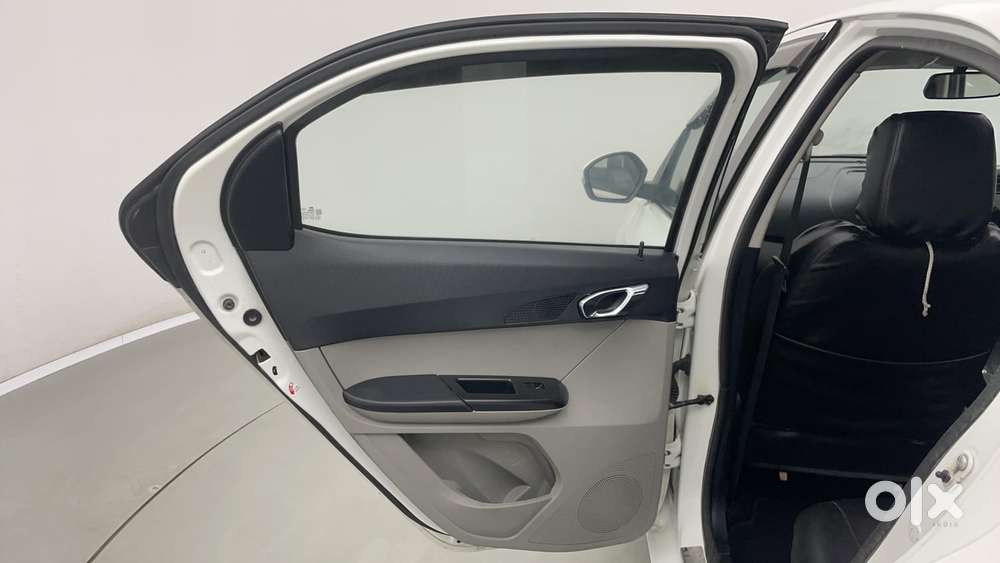 Tata Tiago 1.2 Revotron Xz Plus Dual Tone, 2019, Petrol