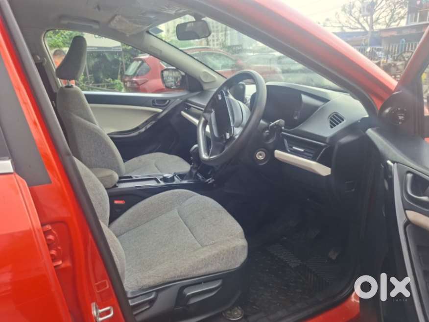 Tata Curvv Pure Plus S 1.2 Revotron Petrol 6mt, 2025, Petrol
