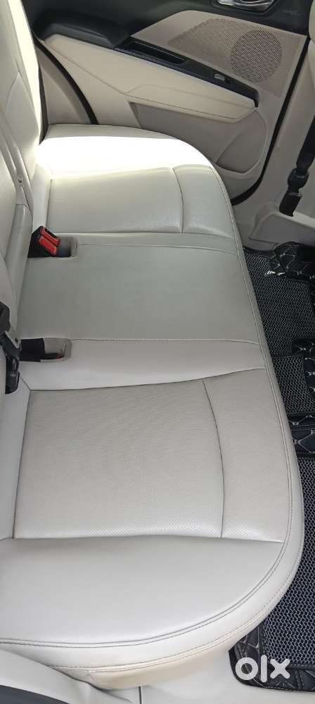 Mahindra Xuv300 W8 (o) 1.5 Diesel Amt, 2019, Diesel