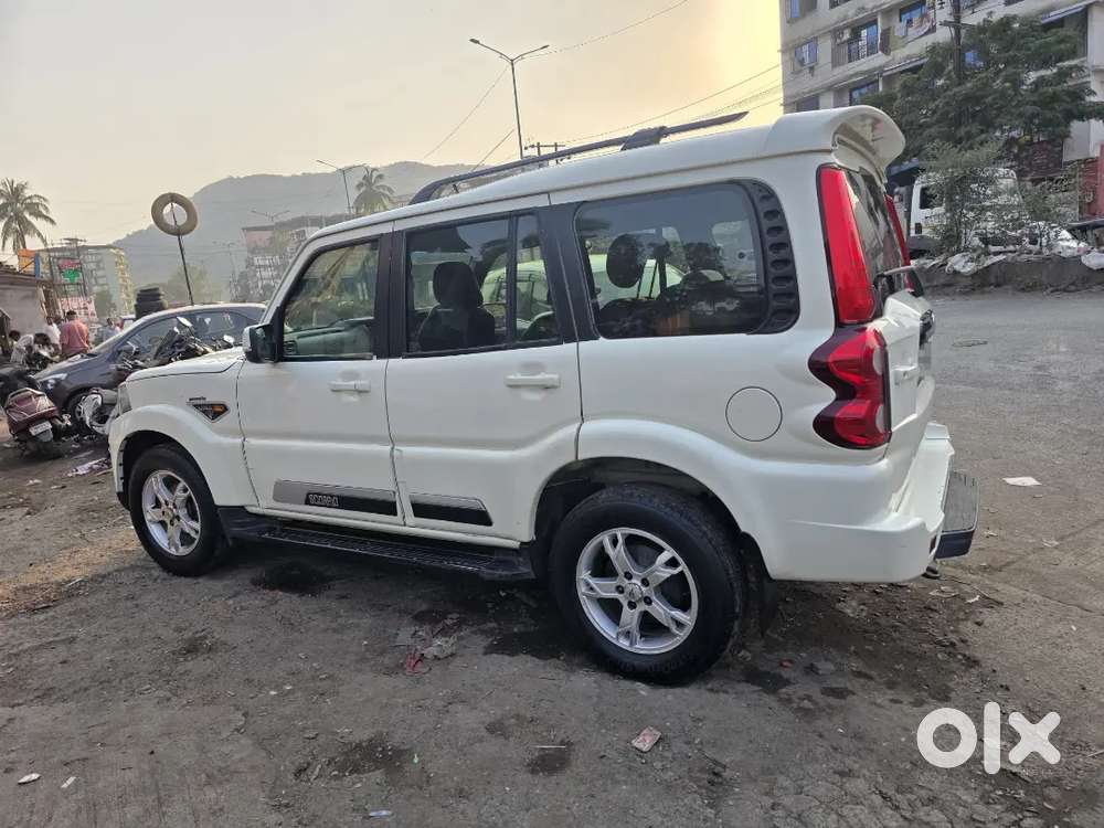 Mahindra Scorpio 2.2 S8 2017
