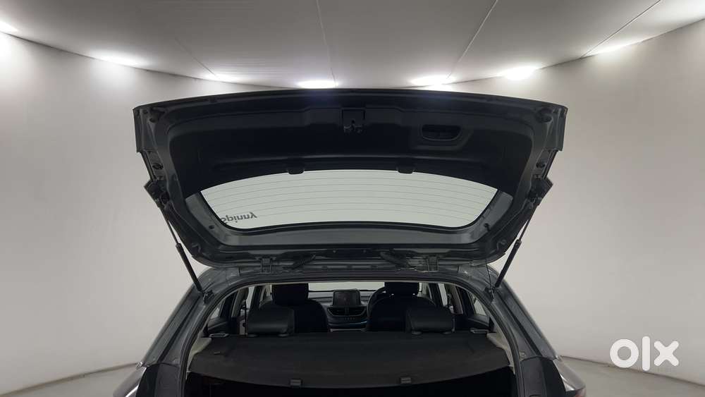 Tata Altroz Xz, 2022, Petrol