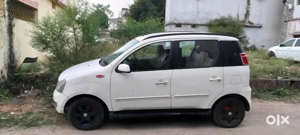 Mahindra Quanto 2015