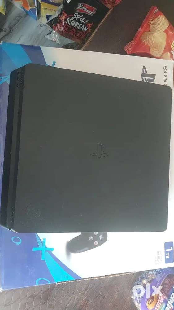 ps4 slim 1tb 2 remot