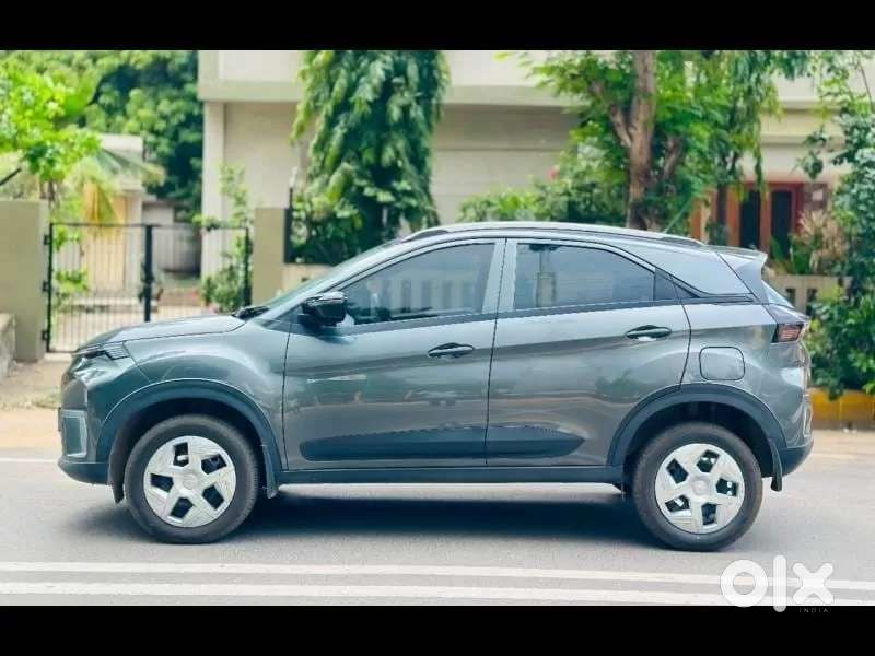 Tata Nexon, 2025, Diesel