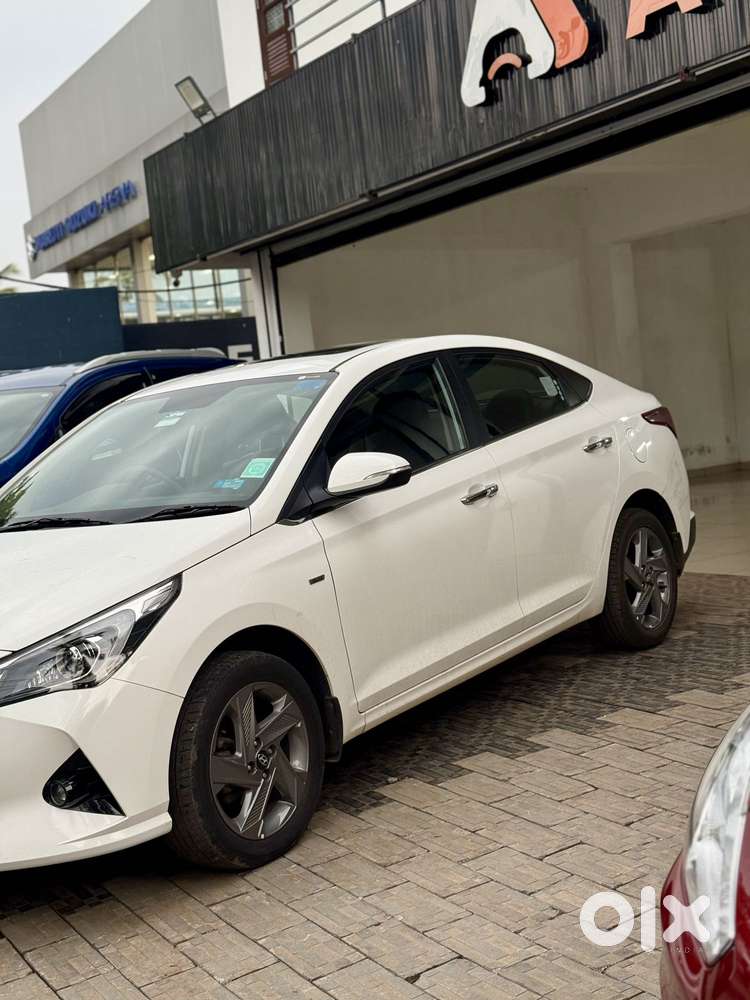 Hyundai Verna 1.5 Sx Ivt, 2020, Petrol
