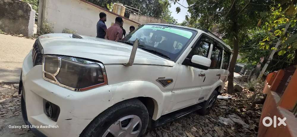 Mahindra Scorpio S6 Plus 2016 Diesel Manual