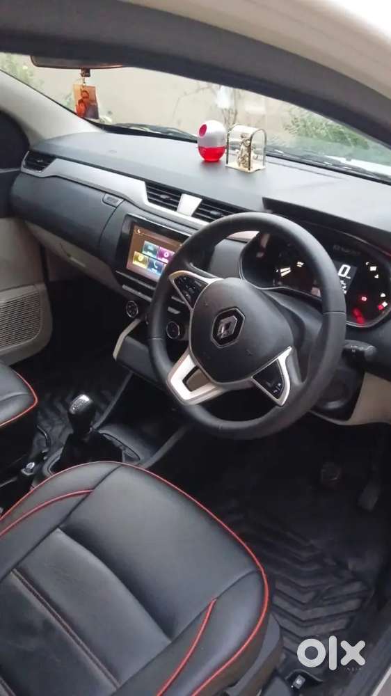 Renault Triber Automatic Top Model