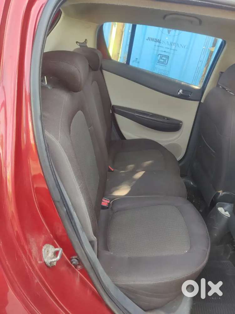 Hyundai Elite I20 2012 Diesel 148000 Km Driven