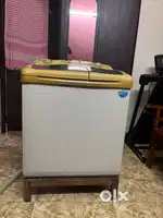 Whirlpool washing machine, very good condition with dryer