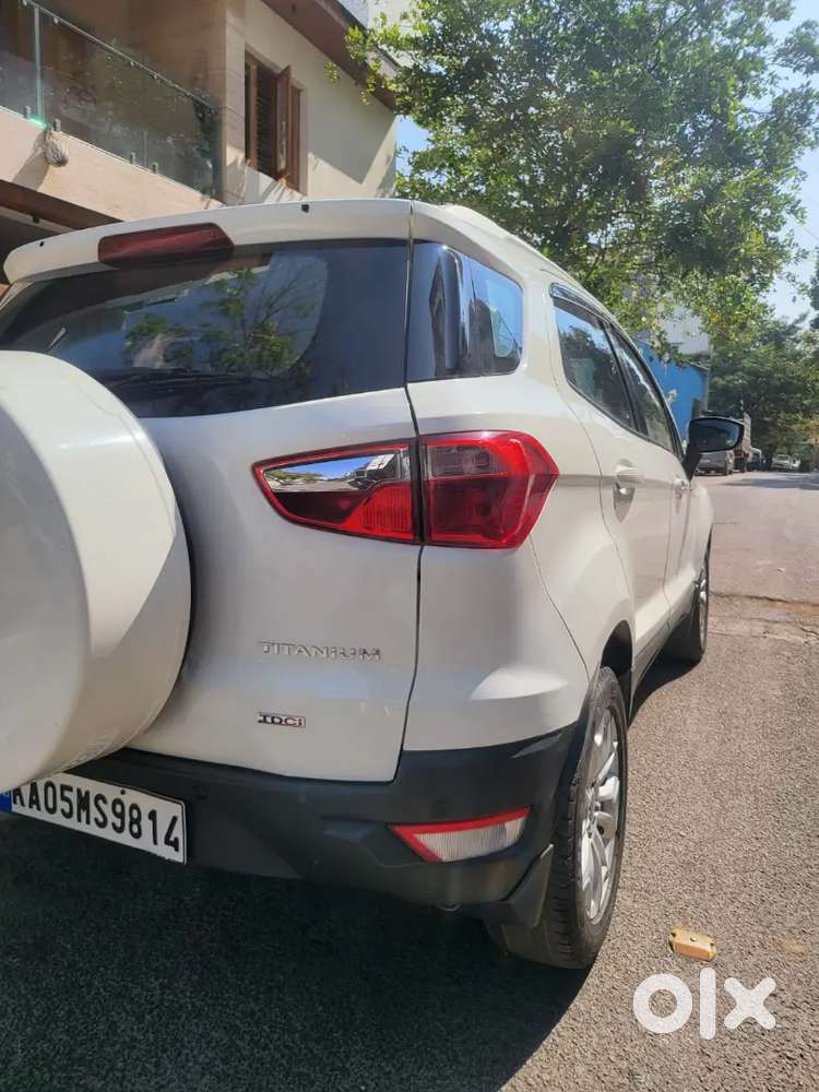 Ford Ecosport Titanium (cars 24 & Spinny Stay Away)