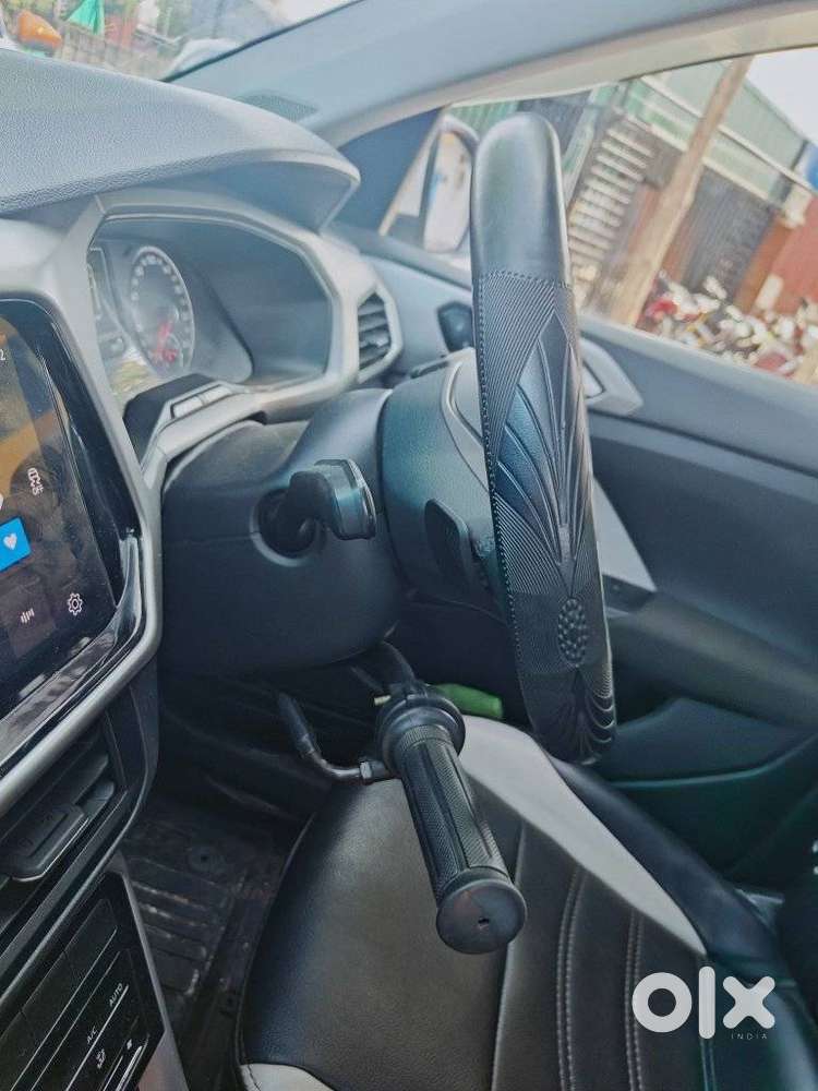 Volkswagen Taigun 1.0 Tsi Highline At, 2022, Petrol