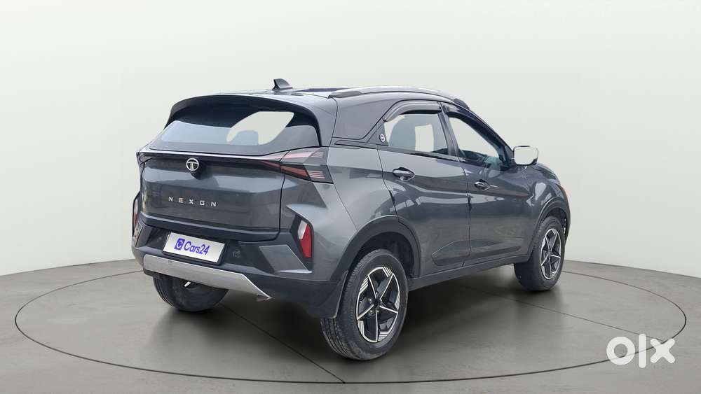 Tata Nexon Fearless Plus S Purple 1.5 Revotorq Diesel 6amt Dual Tone..