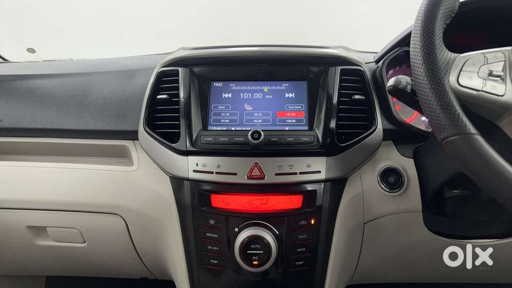 Mahindra Xuv300 1.2 W8 (o) Amt Petrol, 2022, Petrol