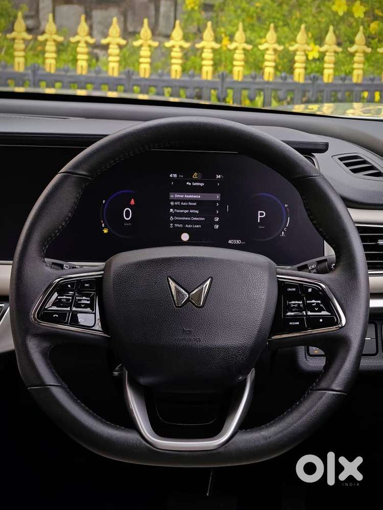 Mahindra Xuv700 2.2 Ax 7 Diesel At Str, 2025, Diesel