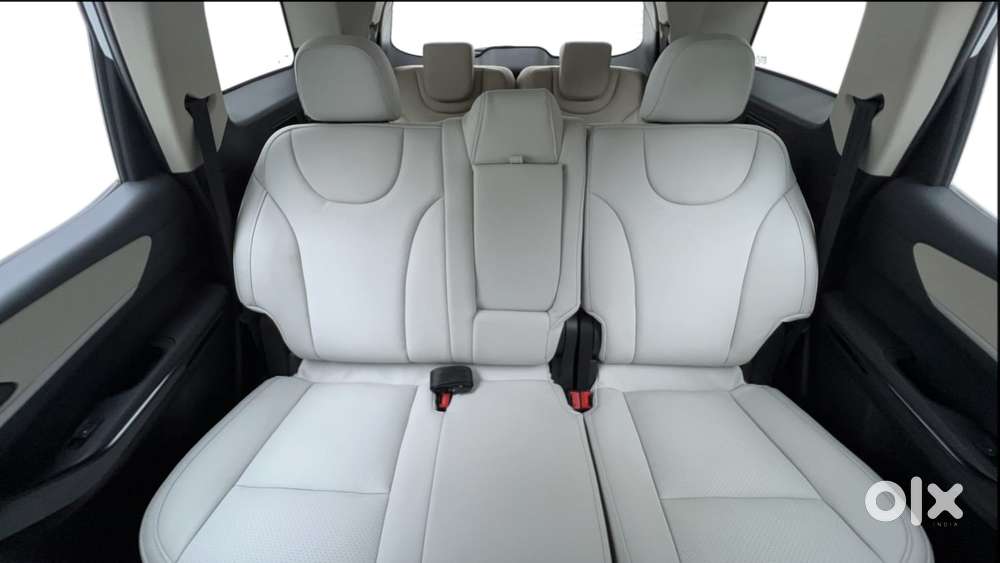 Mahindra Xuv700 2.2 Ax 5 Diesel At 7 Str, 2023, Diesel