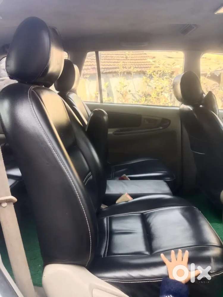 Toyota Innova 2.5 E 2010