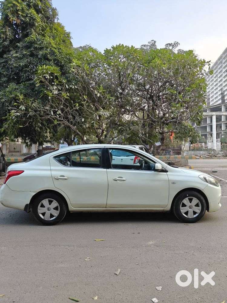 Renault Scala Rxe, 2013, Petrol