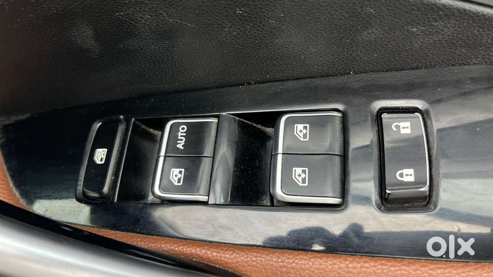 Mg Hector Plus 1.5 Hybrid Sharp Turbo 6 Str, 2022, Petrol