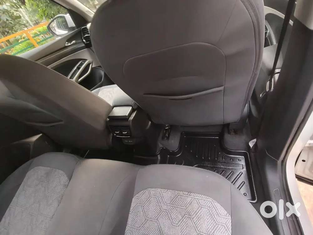 Škoda Kylaq Signature 1.0 Tsi Mt  March 2025  Single Owner  Candy W