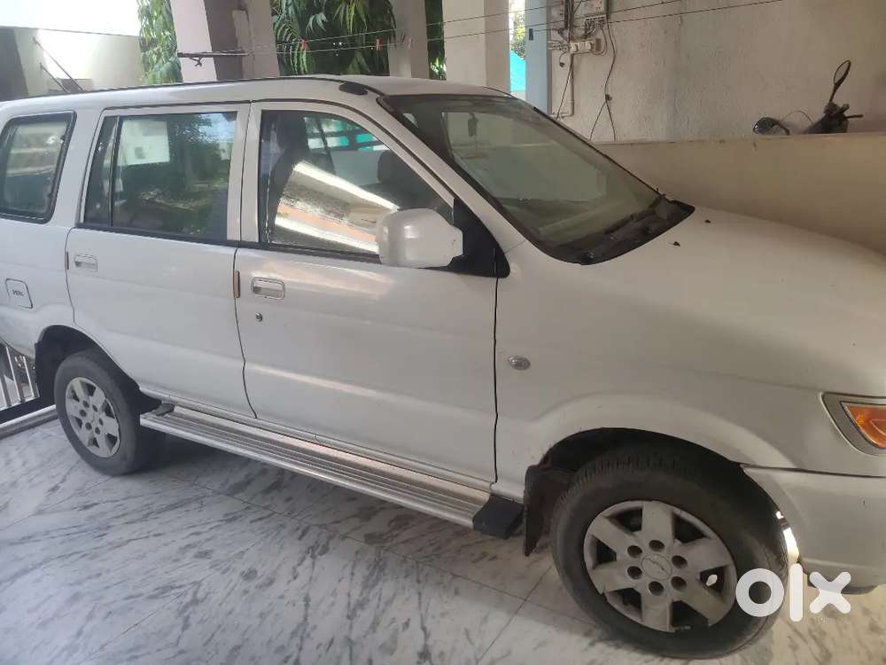 Chevrolet Tavera 2012 Diesel 140000 Km Driven