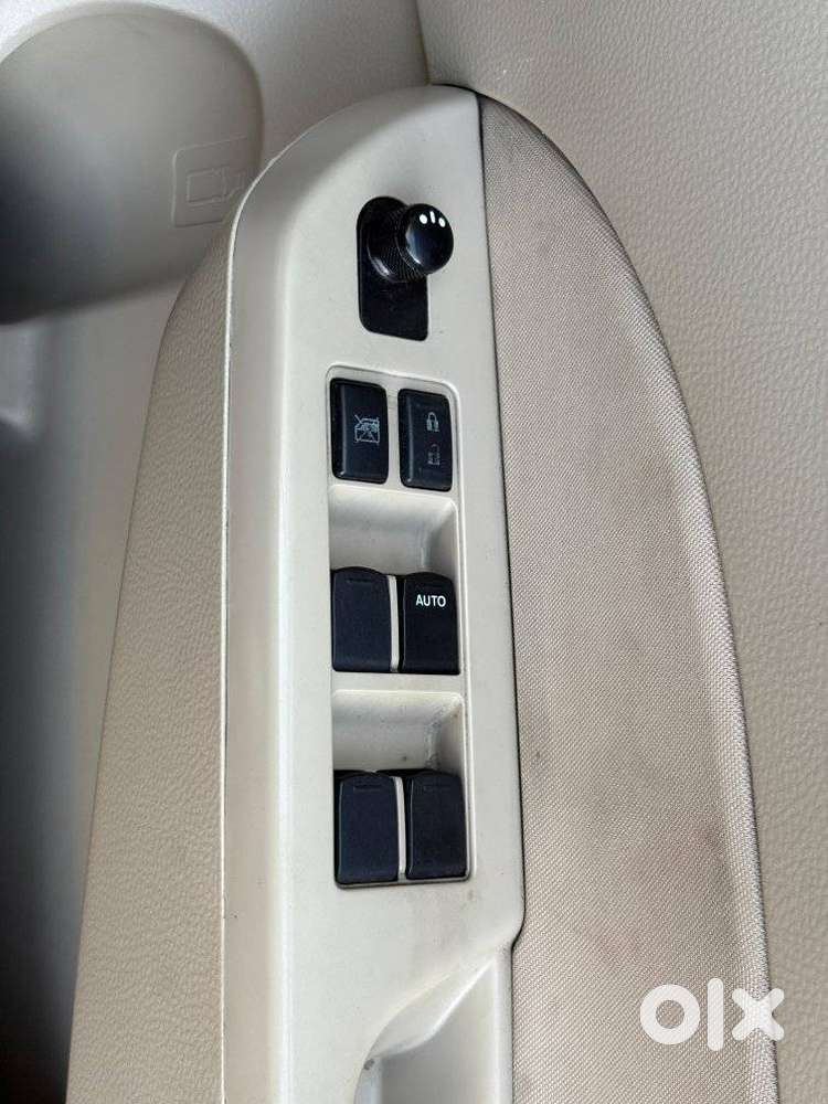 Maruti Suzuki Swift Dzire Vxi Optional, 2014, Petrol