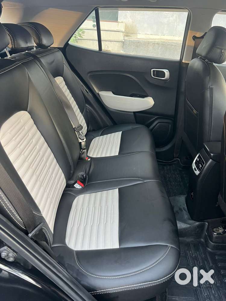 Hyundai Venue Sx Mt, 2024, Cng & Hybrids