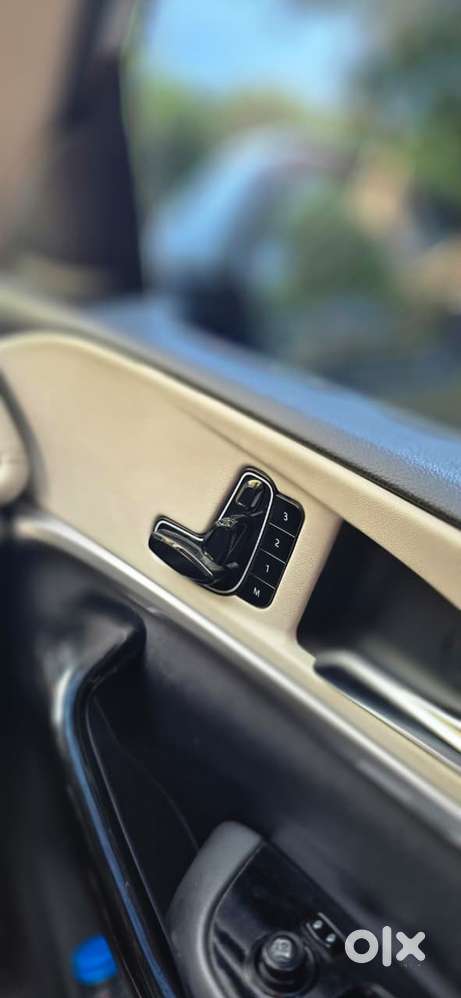 Mahindra Xuv700 2.2 Ax 7 Diesel At Luxury Pack Str, 2023, Diesel