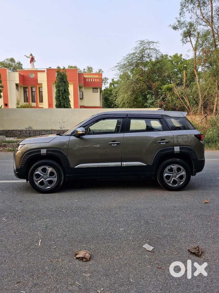 Maruti Suzuki Brezza 1.5 Lxi Smart Hybrid, 2024, Petrol