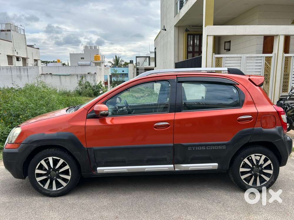 Toyota Etios Cross 2014