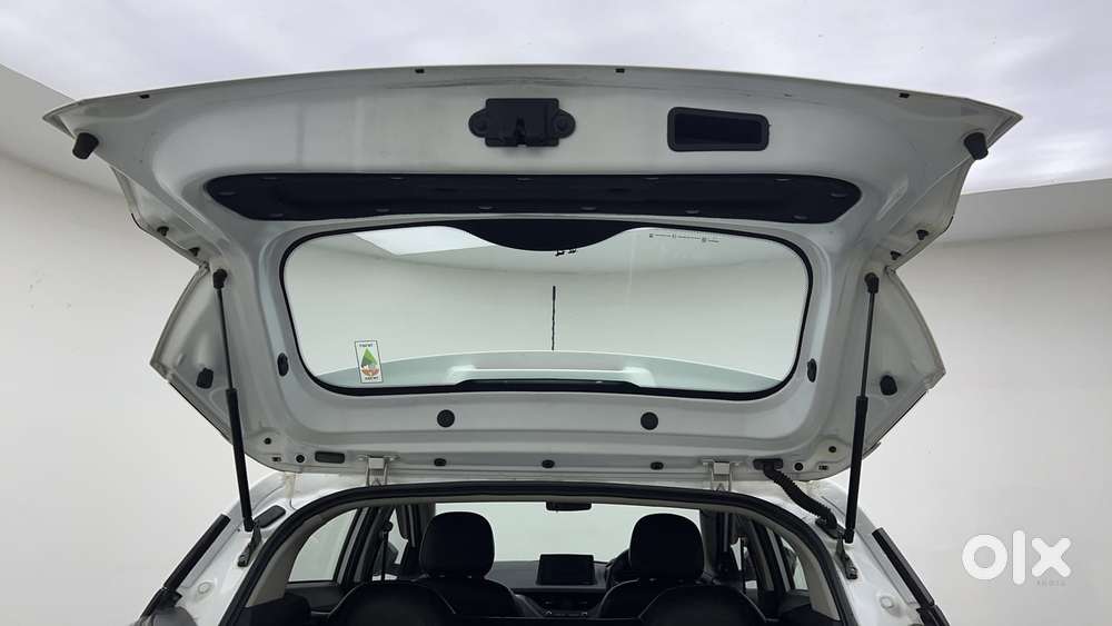 Tata Nexon 1.2 Revotron Xma Amt (s), 2022, Petrol