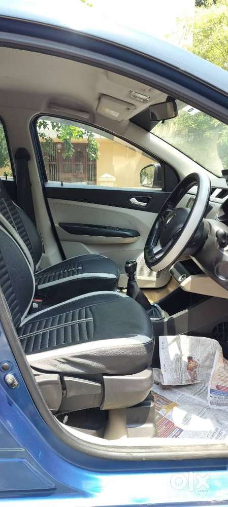 Renault Triber Rxz, 2022, Petrol