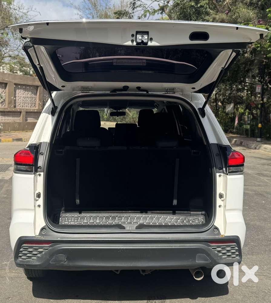 Toyota Innova Hycross 2.0 Gx 8 Str, 2025, Petrol