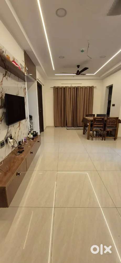 Looking for female / couple flatmate.