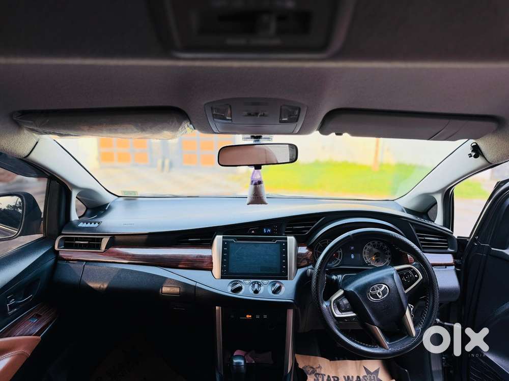 Toyota Innova Crysta 2018