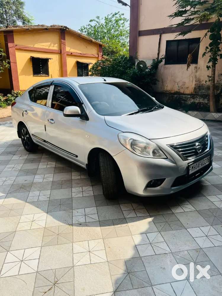 Nissan Sunny 2011
