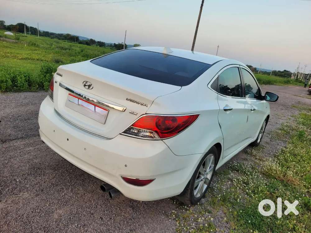 Hyundai Verna 1.6 Sx(o) 2012 Top End Model
