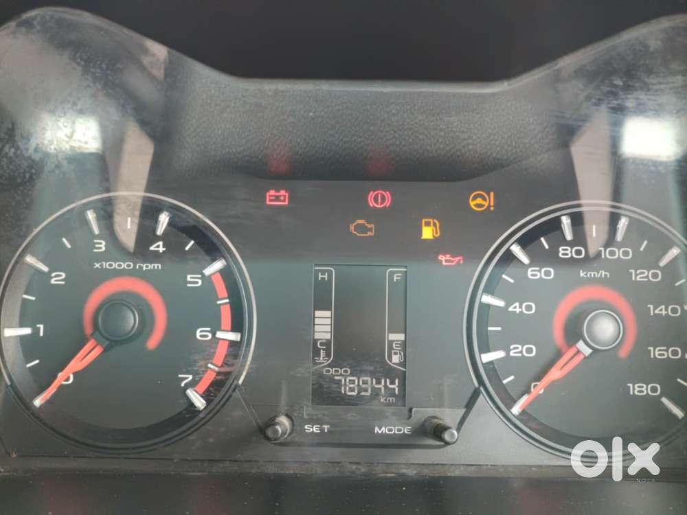 Mahindra Kuv 100 K8 5str, 2016, Petrol