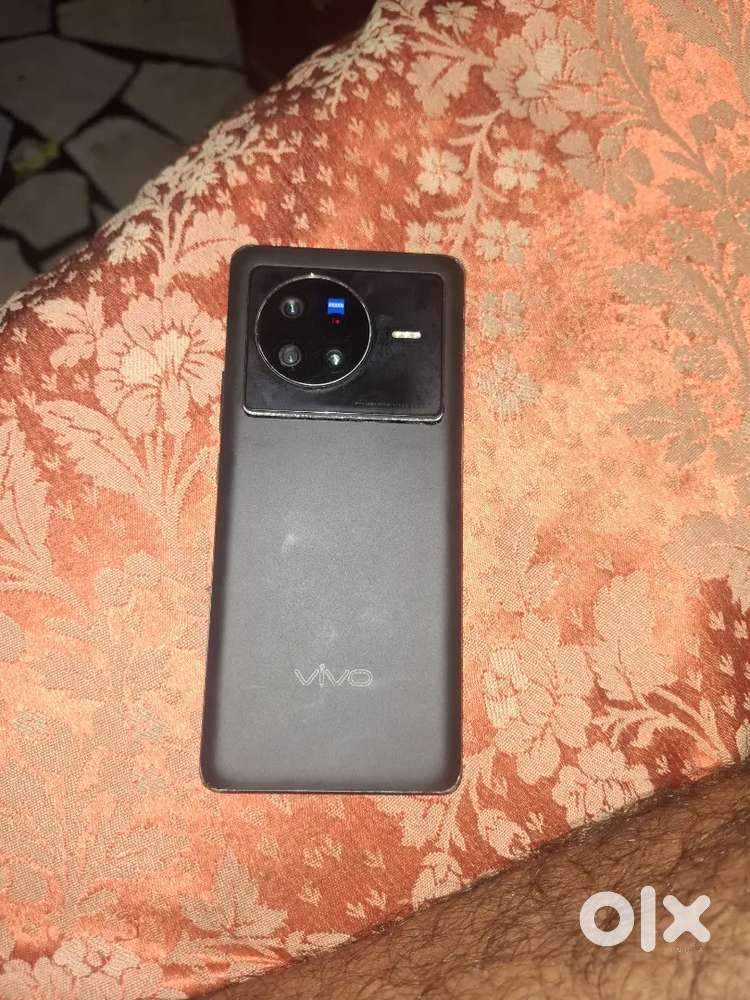 Vivo x80. 12gb 256gb